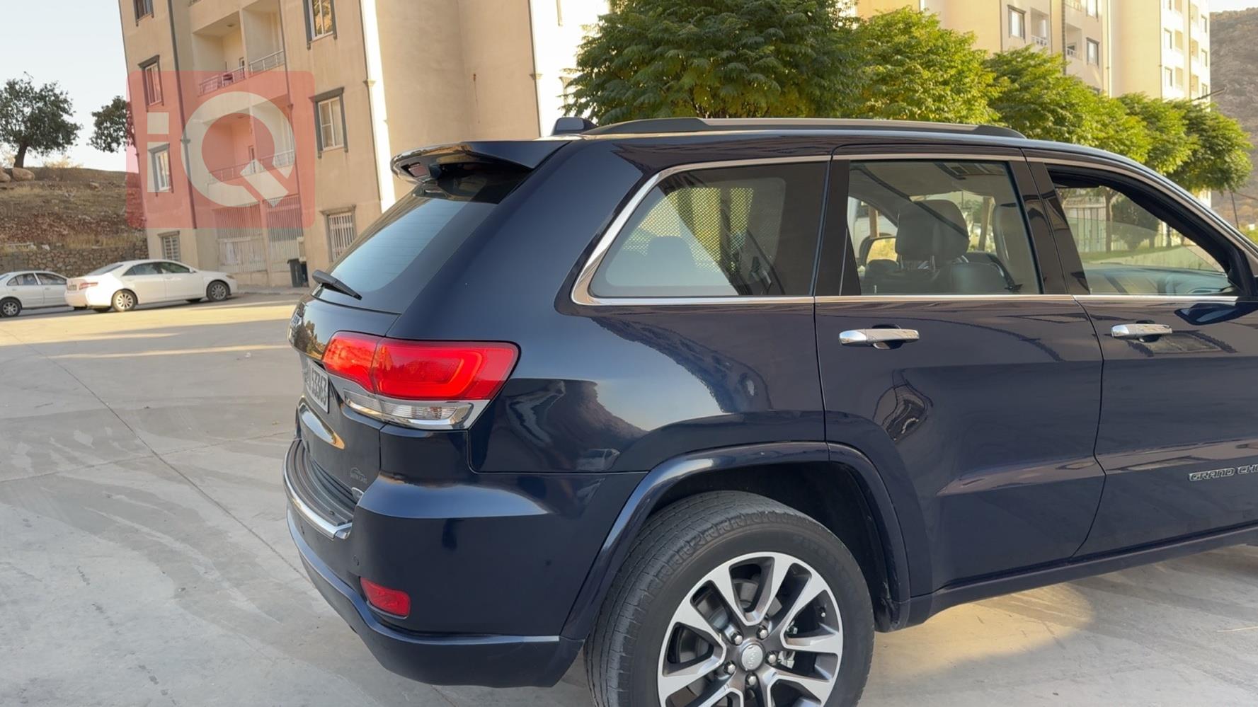 جیپ گراند شیرۆکی